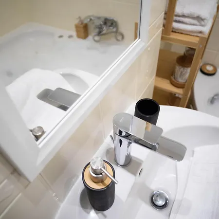 Bird Nest 2 * Бухарест